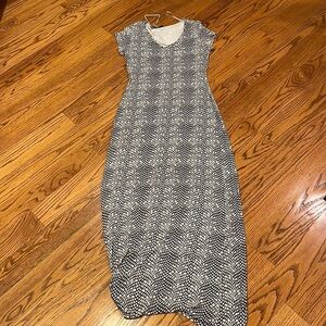 TART Collection Woman’s Printed Maxi Dress Size L